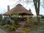 Geschloßen Garten Holzpavillon mit Reetdach